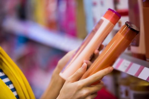 Using hair dye shampoo can be a convenient way to refresh your hair color, but safety should always come first. To prevent irritation or an allergic reaction to hair dye, follow these safe hair coloring practices every time you dye your hair.